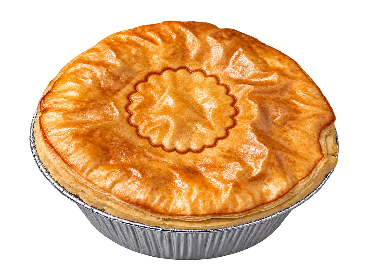 Chicken & Vegetables pie, with a wavy-edged ring